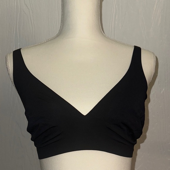 SKIMS Other - SKIMS Black V-Neck Bra
